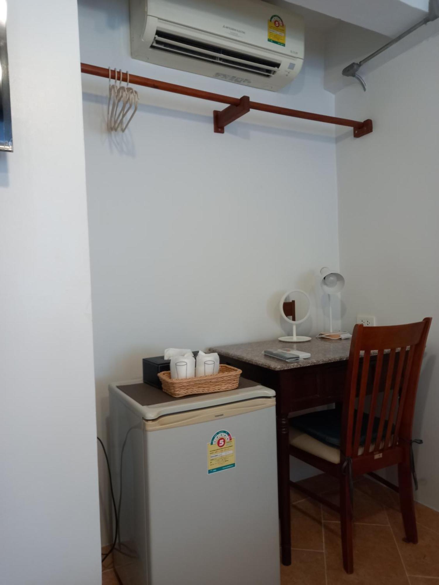Valentier Cafe And Hotel 치앙마이 외부 사진