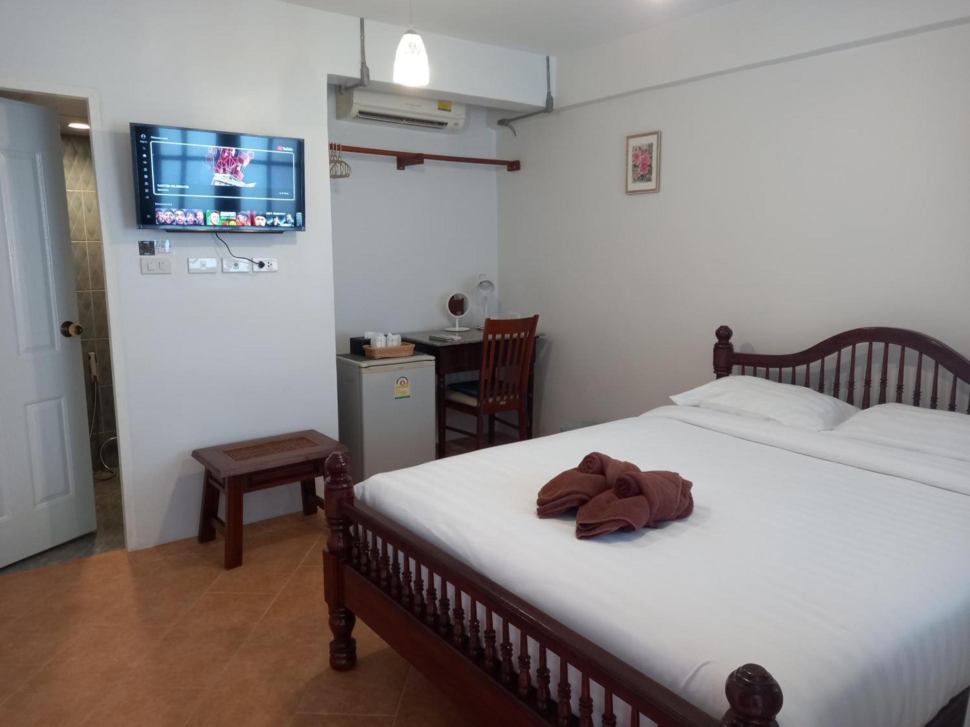 Valentier Cafe And Hotel 치앙마이 외부 사진