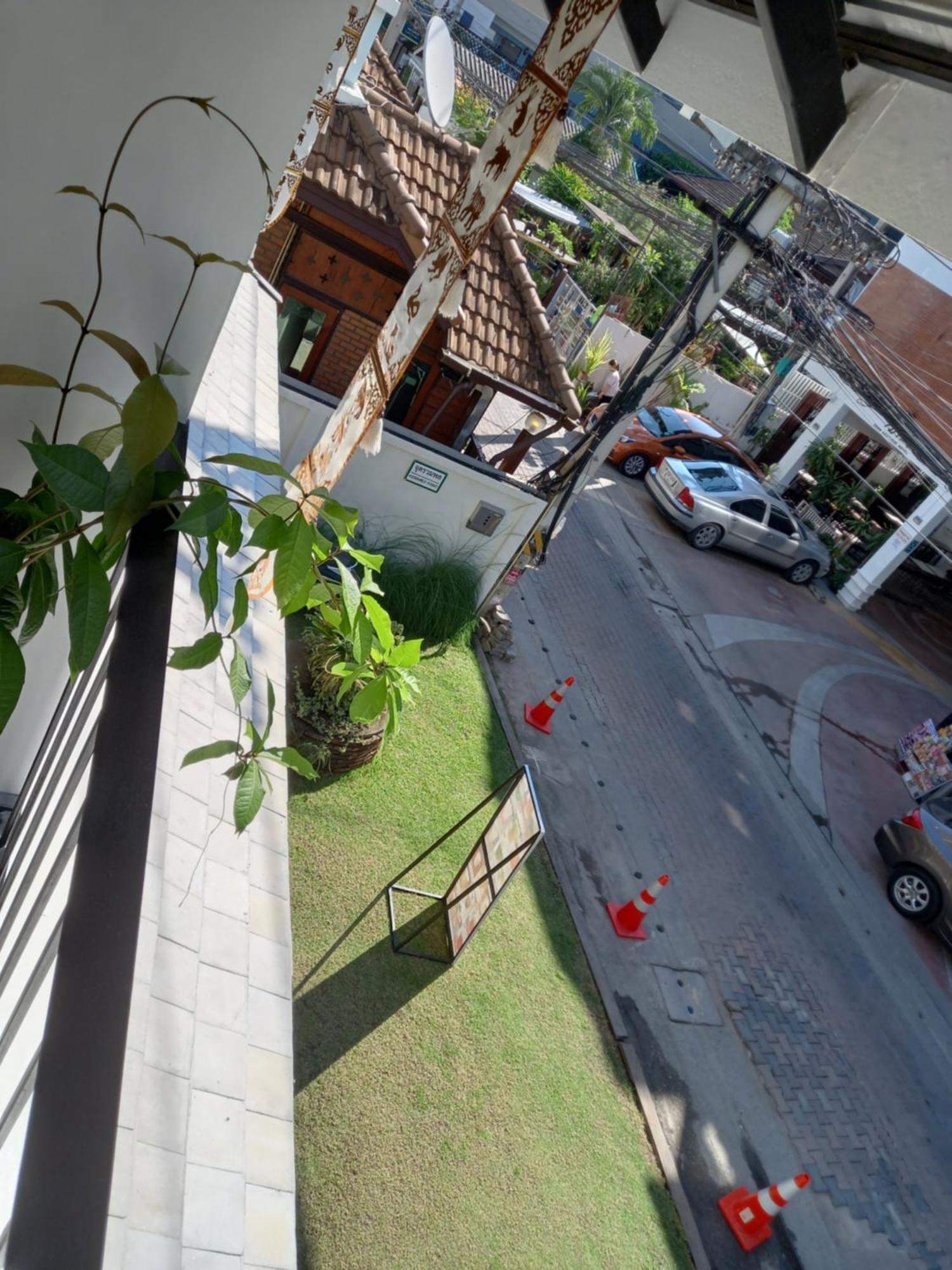 Valentier Cafe And Hotel 치앙마이 객실 사진